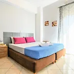 Chania Flat דירה *